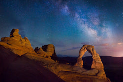 Delicate Arch under the stars in Utah