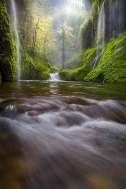 Waterfalls on eagle creek in Oregon. By Lijah Hanley
